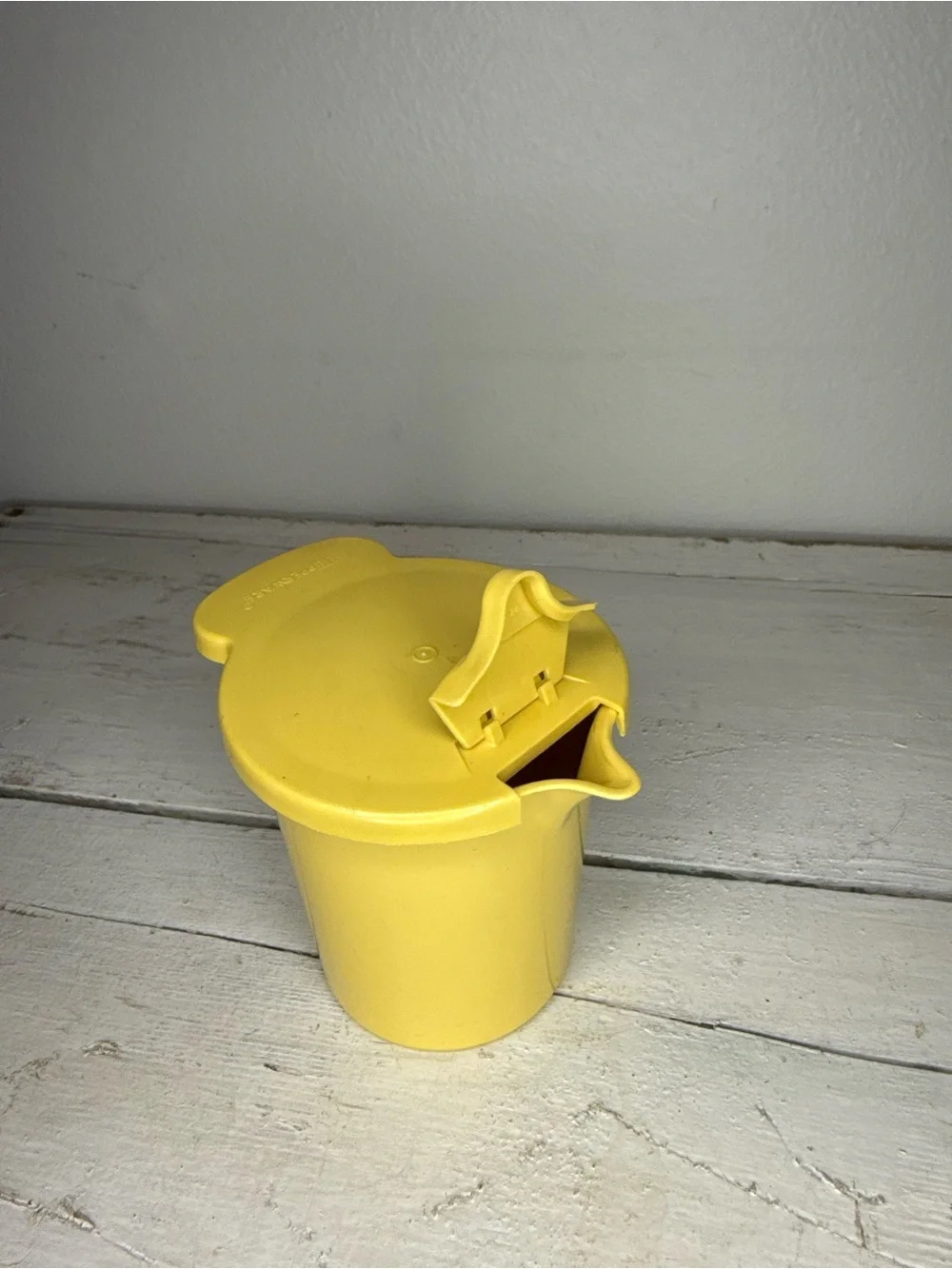 Vintage TUPPERWARE Creamer 574-12 Flip Top Yellow Harvest Gold Made In USA, T